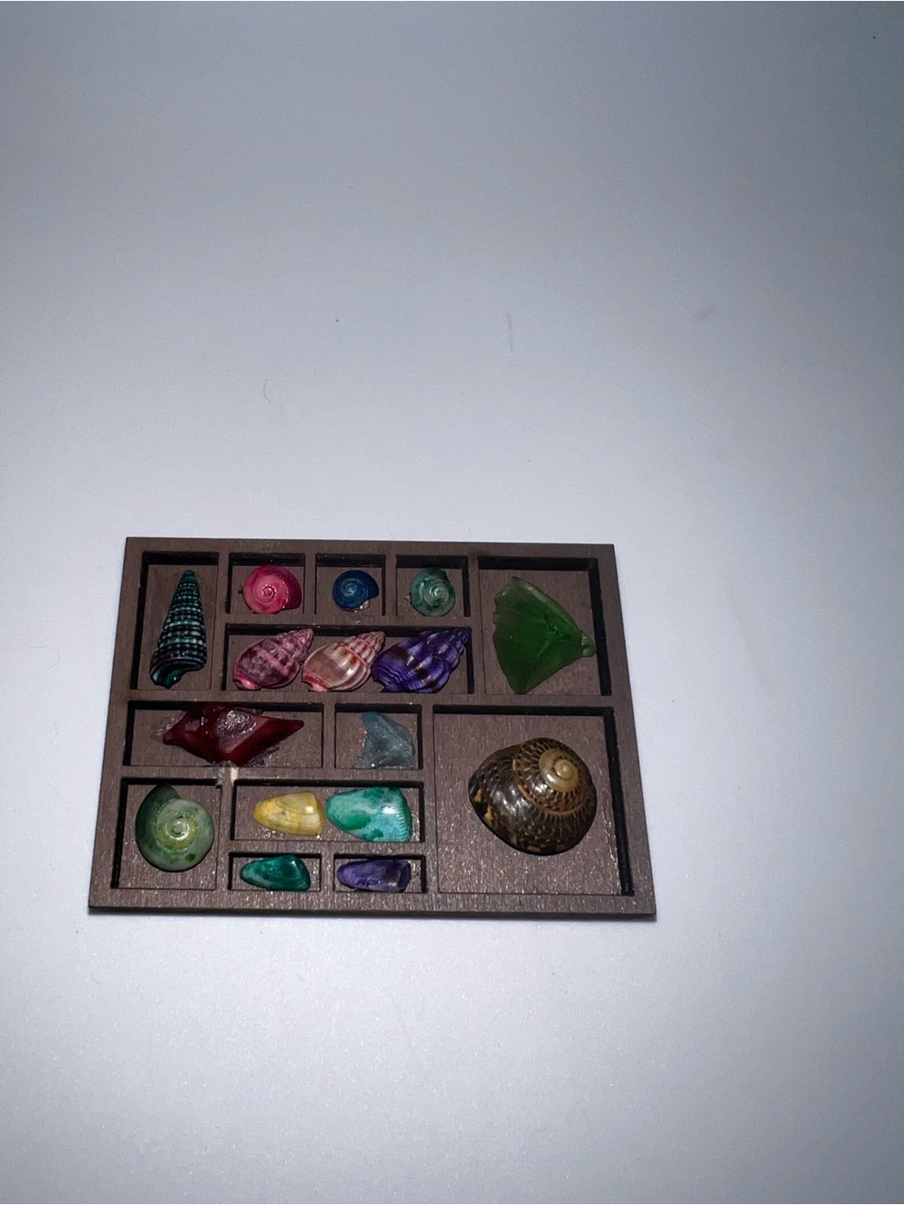 Miniature trinket shelf shell theme